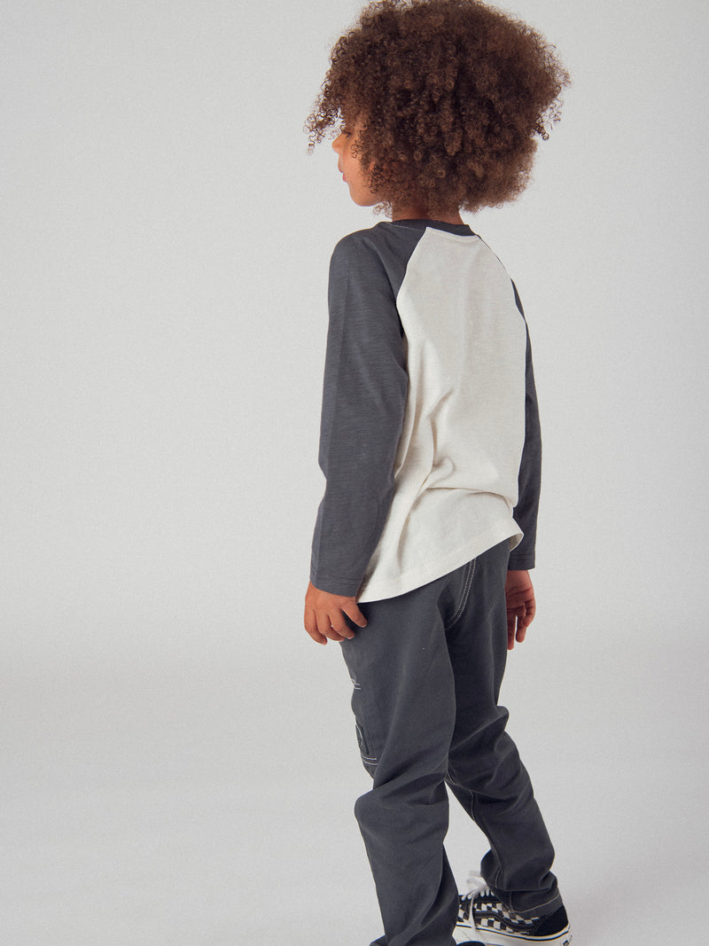 T-shirt écru à manches contrastées et animation dinosaure pour garçon