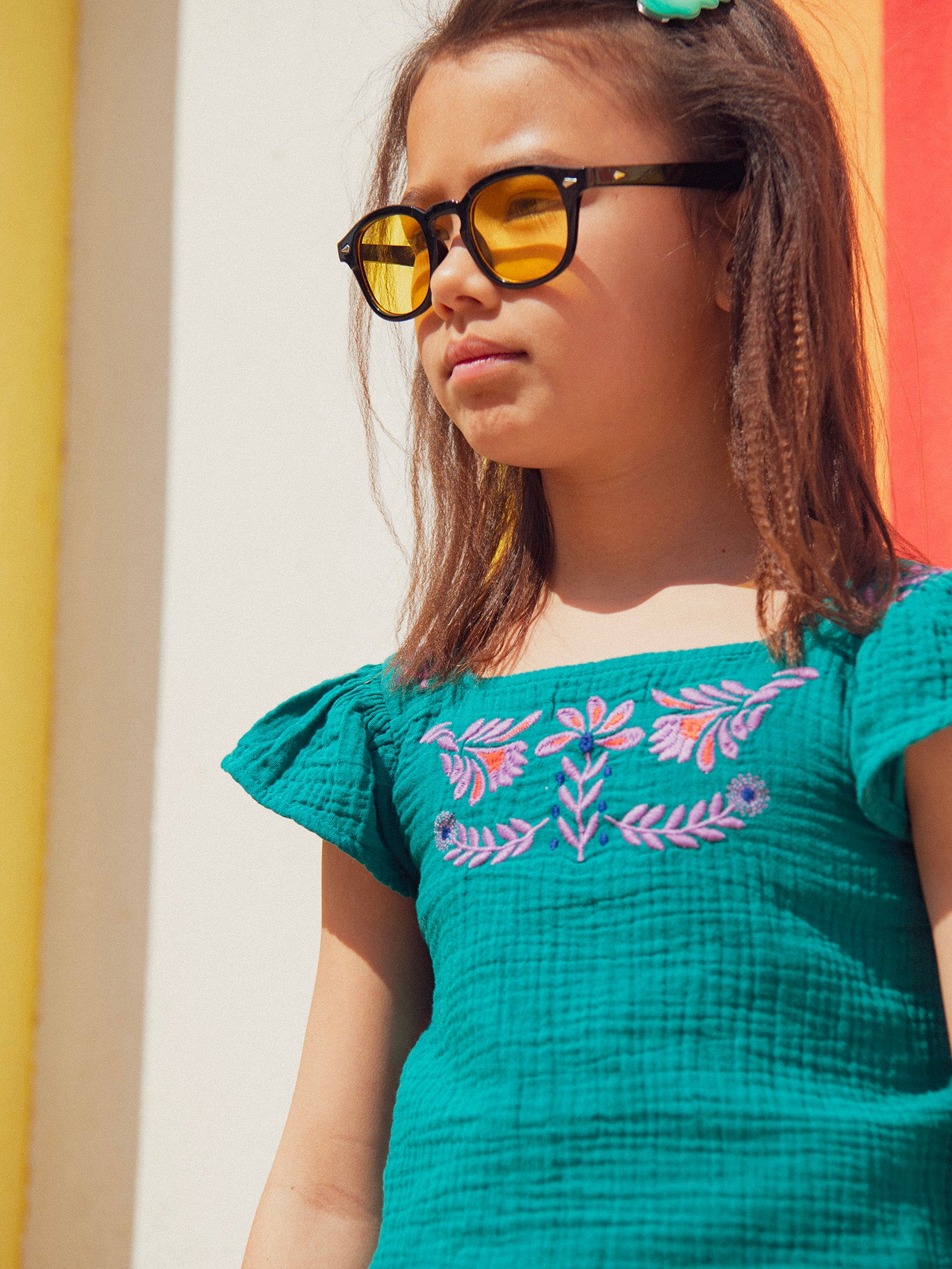 Chemisier vert à broderies florales pour fille