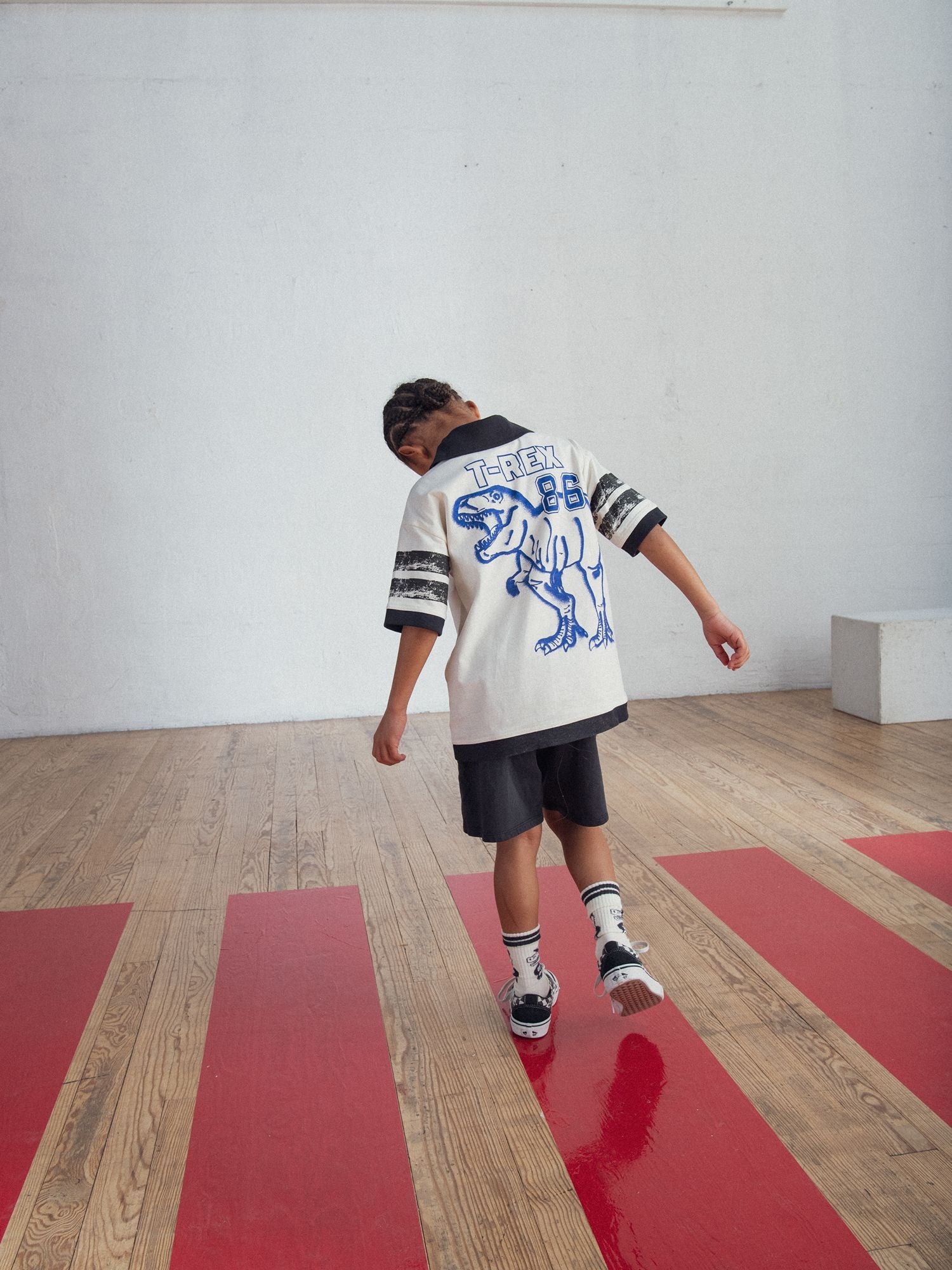 T-shirt beige à animation T-Rex pour garçon