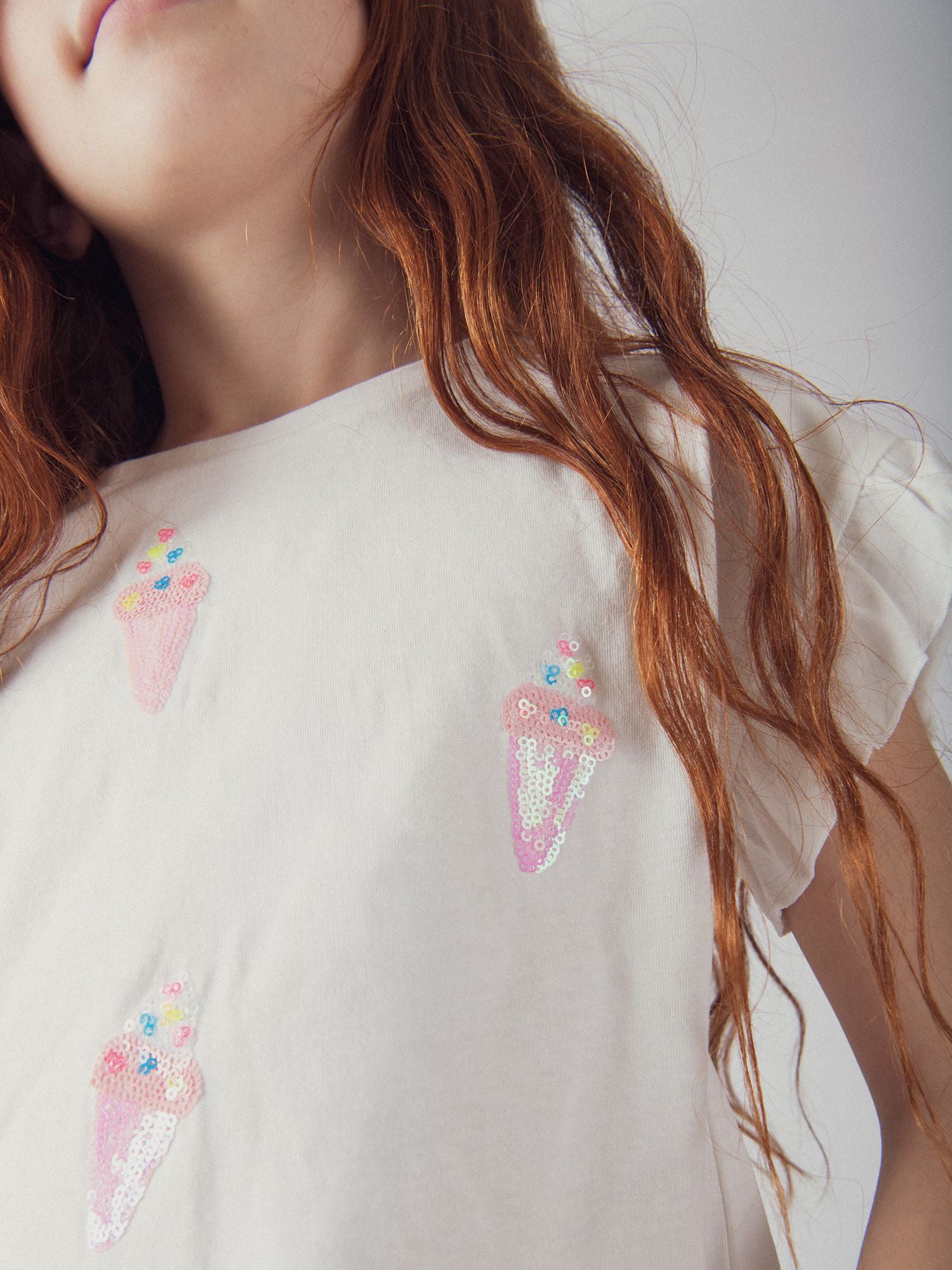 T-shirt écru animation glace en sequins pour fille