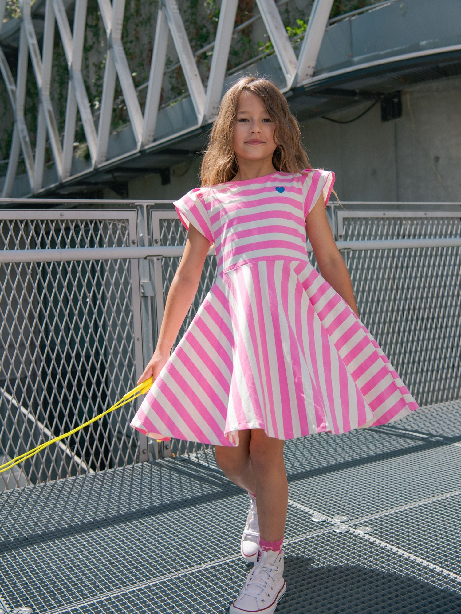 Robe écrue à rayures roses pour fille