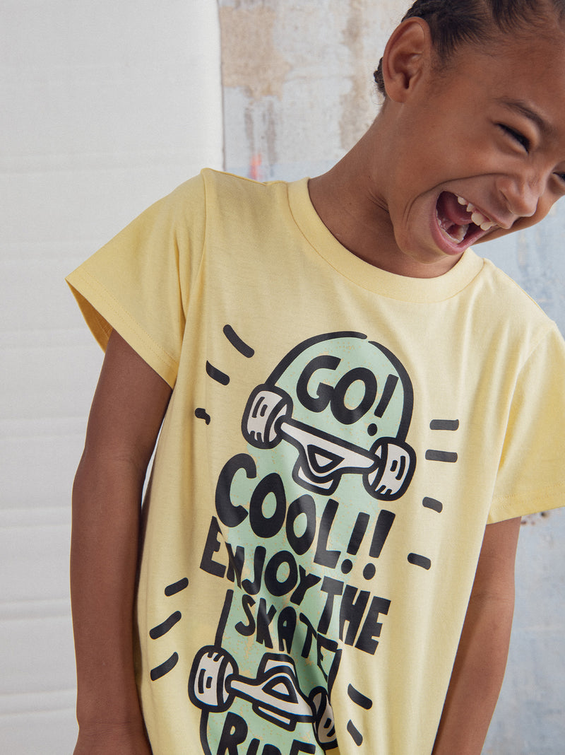 Pyjama court jaune "Enjoy the Skate Ride" pour enfant garçon