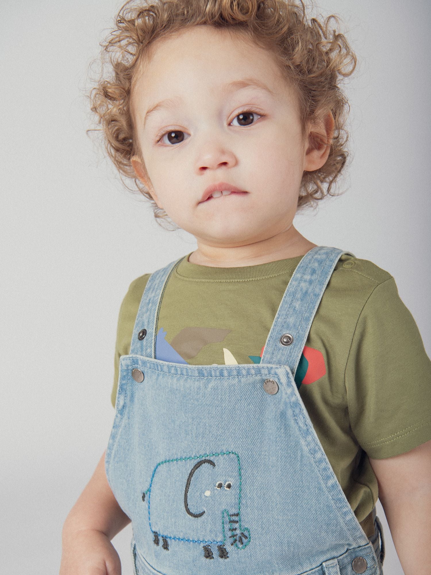 Salopette courte en denim clair motif "Éléphant" pour bébé garçon