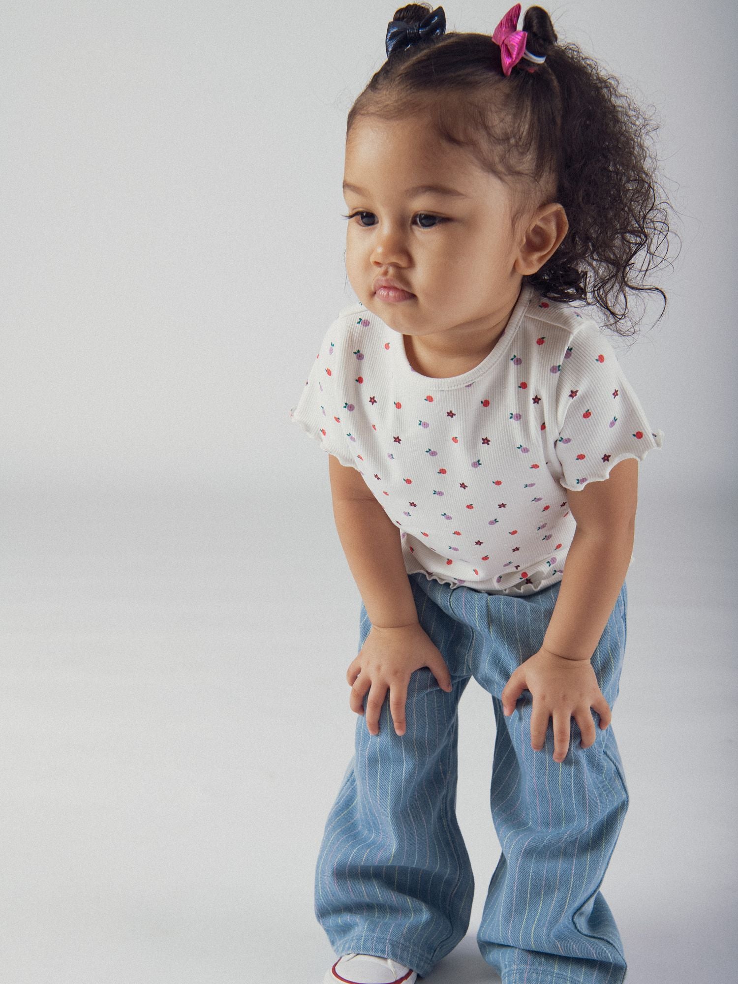 T-shirt blanc à manches courtes à imprimé floral intégral pour bébé fille