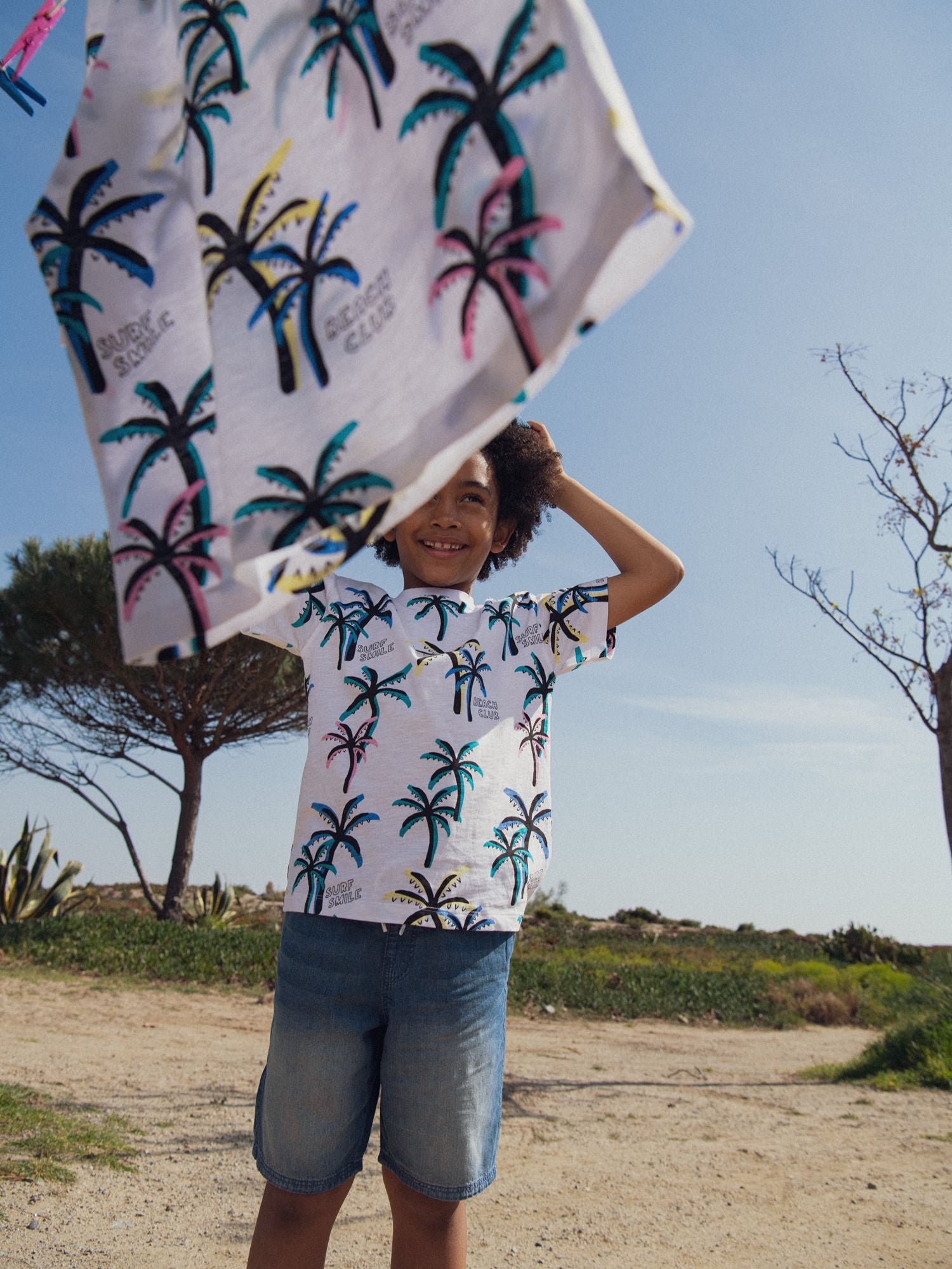T-shirt blanc imprimé palmiers pour garçon