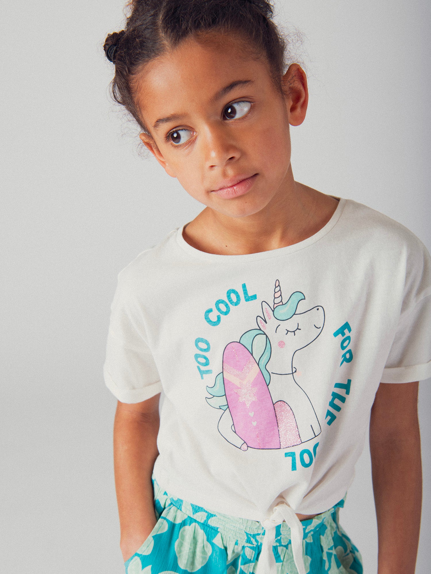 T-shirt écru animation licorne et surf pour fille