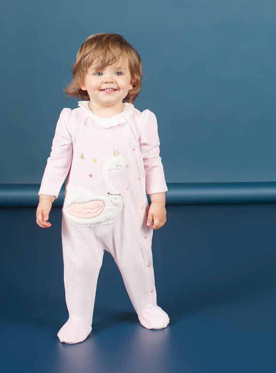 Grenouillère en velours rose chiné motif cygne bébé fille MEFIGRESWA / 21WH1385GRED314